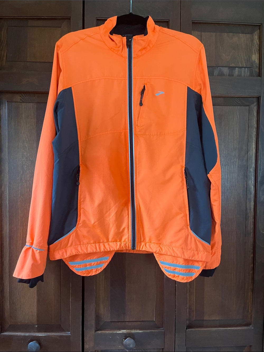 VINTAGE Brooks Nightlife Infiniti Running Jacket - Like New
